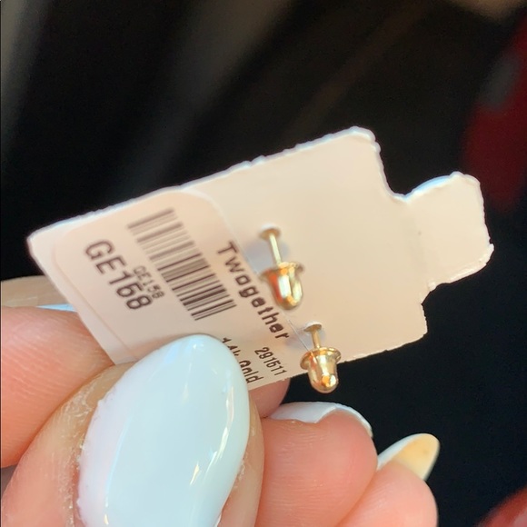 14k Solid Yellow Gold Heart Earrings - Picture 8 of 8